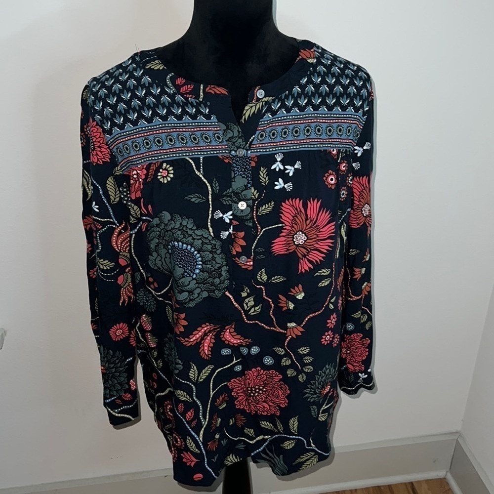 LOFT Petites navy blue floral print long sleeves top blouse Sz MP‎